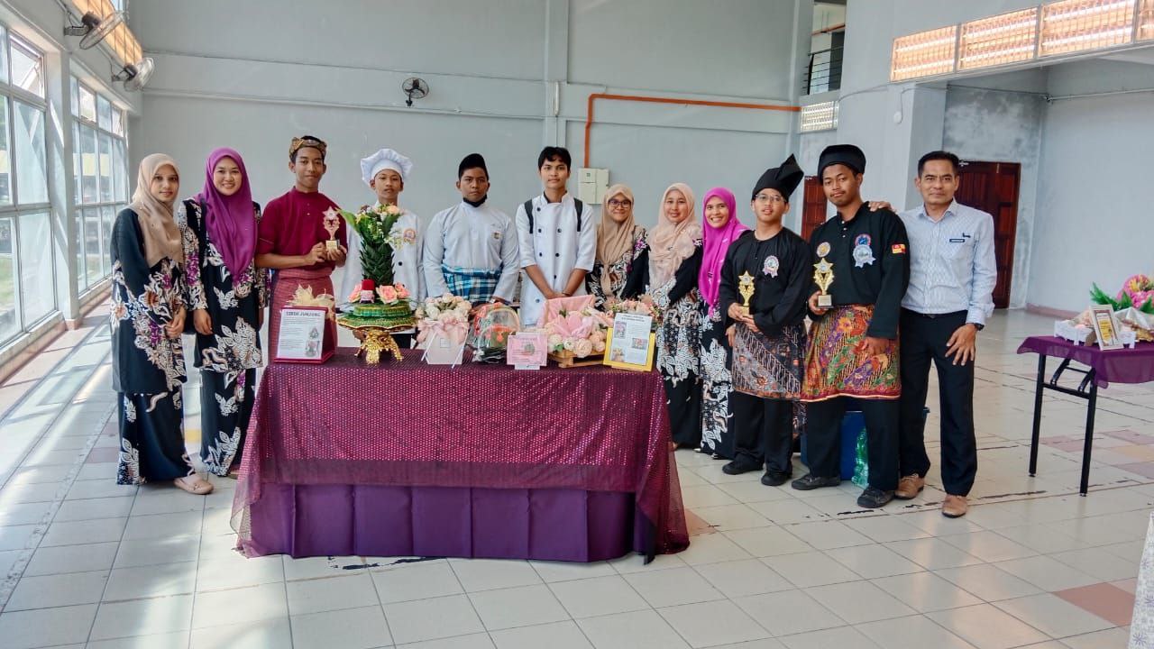 Peserta dan guru pengiring